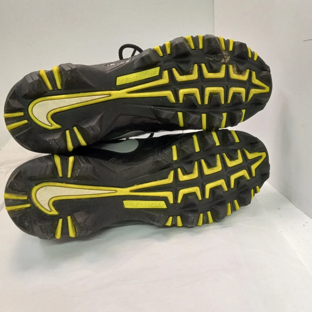! 💜 NIKE ALPHA Cleat Sneakers Leather Black & Iridescent  Size 8.5